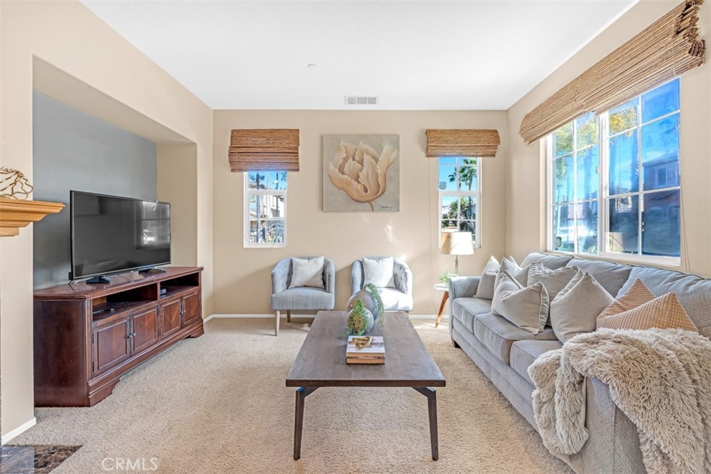 3377 Drome Lane Riverside, CA 92503 - Photo 5 of 42 Cozy, comfortable Living Room