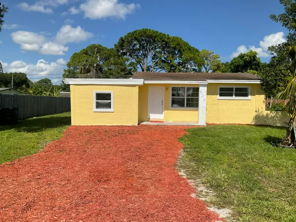 $214,900 | 920 Revels Lane, Fort Pierce, FL 34982