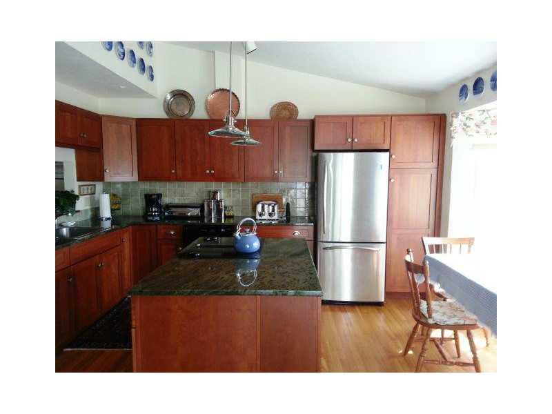 39 Blueberry Cove Road, Unit 39 Yarmouth, ME 04096 - Photo 4 of 19 Kitchen.