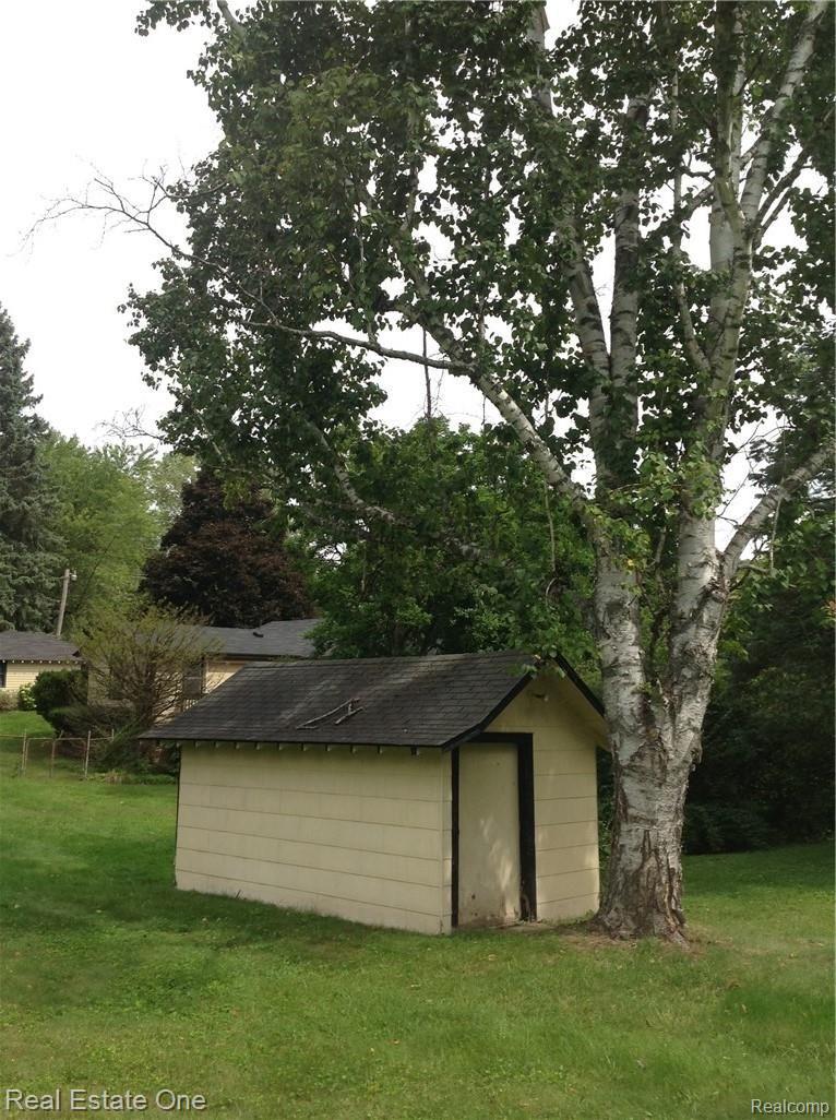 6337 Maybee Road Clarkston, MI 48346 - Photo 20 of 59 View Of Other Side Of Storage Shed