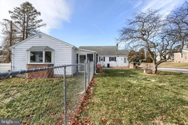 $259,900 | 302 Park Road, Valley View, PA 17983