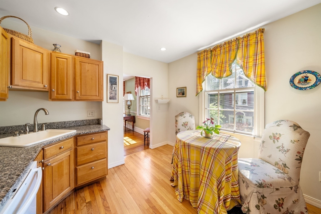 7 Hamilton Street, Unit 3 Salem, MA 01970 - Photo 9 of 30