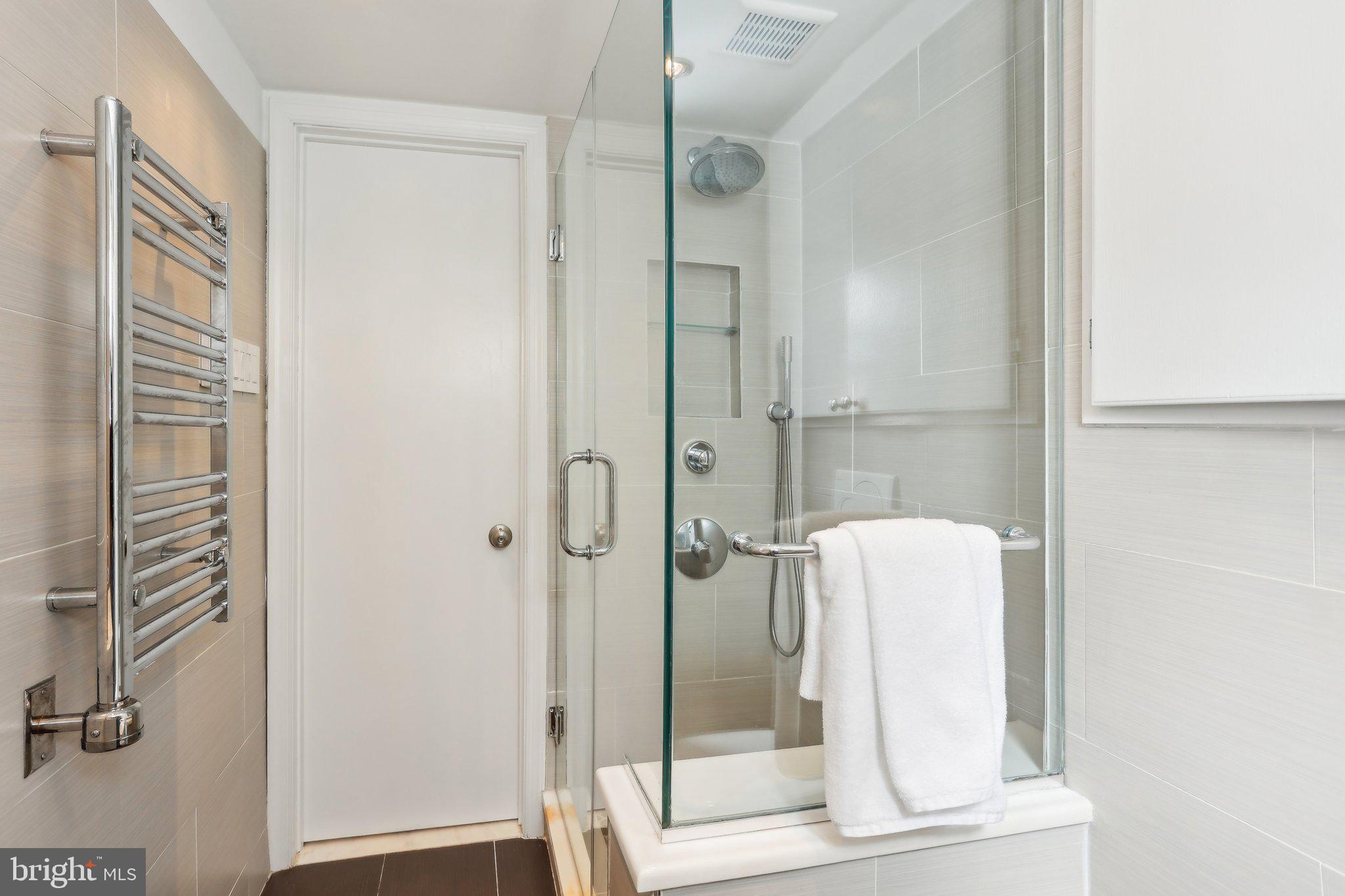321 South Smedley Street Philadelphia, PA 19103 - Photo 33 of 39 a bathroom with a shower