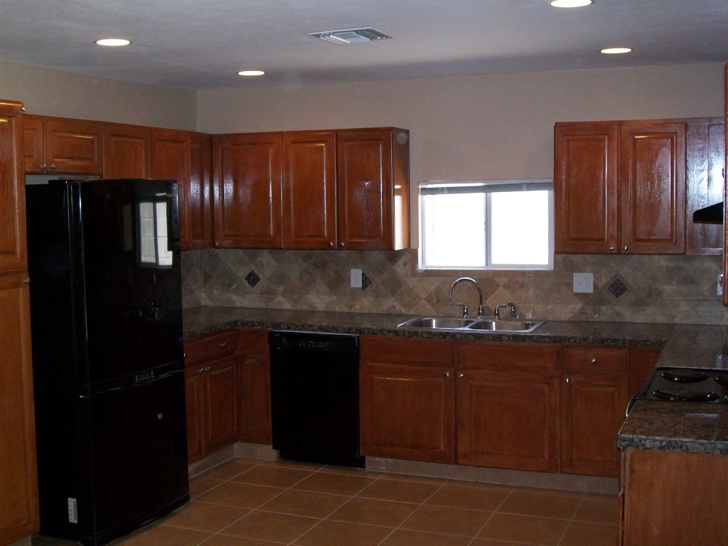 4346 East Darrel Road Phoenix, AZ 85042 - Photo 4 of 19 Kitchen