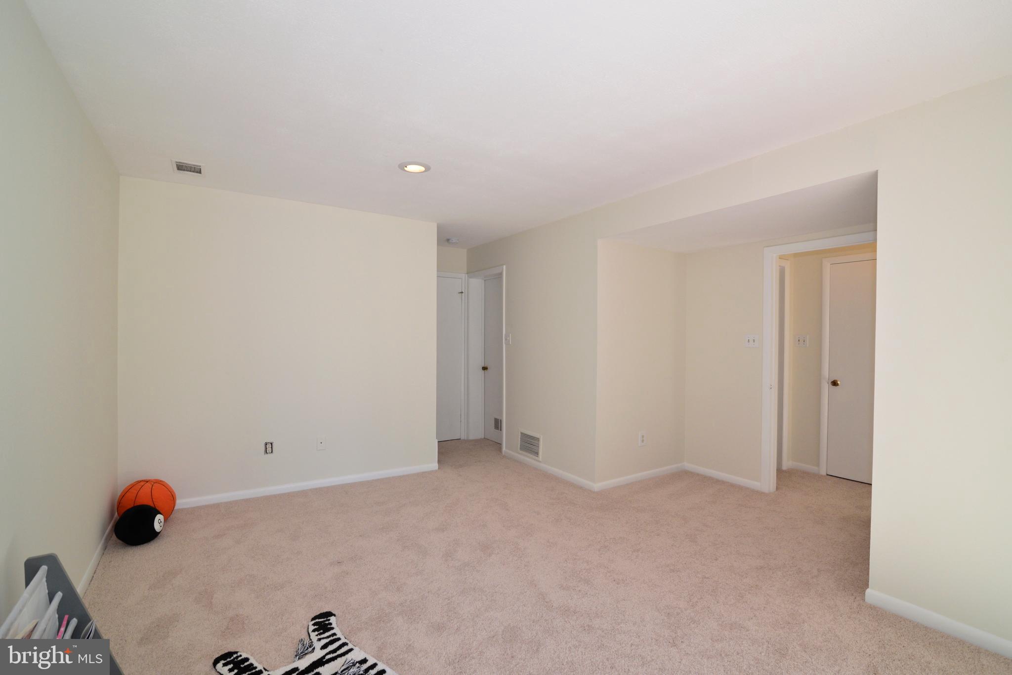 1822 North Shore Court Reston, VA 20190 - Photo 31 of 46 Gallery Image 31