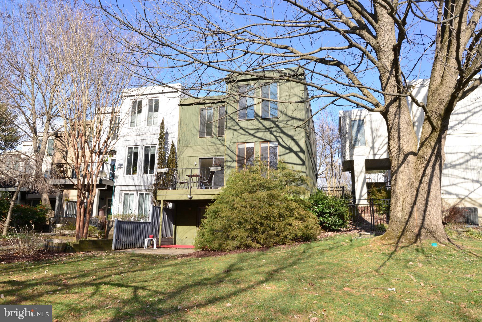 1822 North Shore Court Reston, VA 20190 - Photo 42 of 46 Gallery Image 42