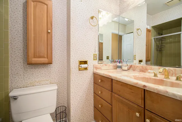 $274,900 | 11249 Hemlock Drive, Osceola, IN 46561