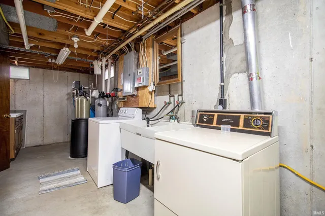 $274,900 | 11249 Hemlock Drive, Osceola, IN 46561