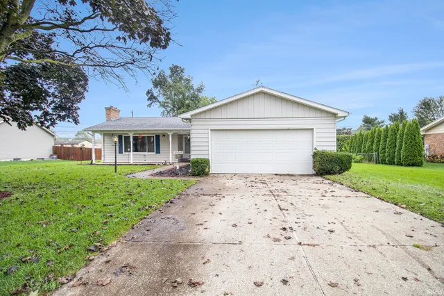 $274,900 | 11249 Hemlock Drive, Osceola, IN 46561