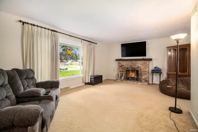 $274,900 | 11249 Hemlock Drive, Osceola, IN 46561