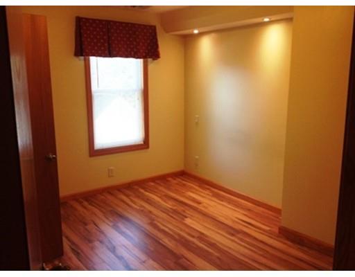 39 Rimmon Avenue Springfield, MA 01107 - Photo 9 of 19