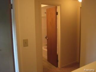6623 Andersonville Road Clarkston, MI 48346 - Photo 13 of 16 hallway bathroom
