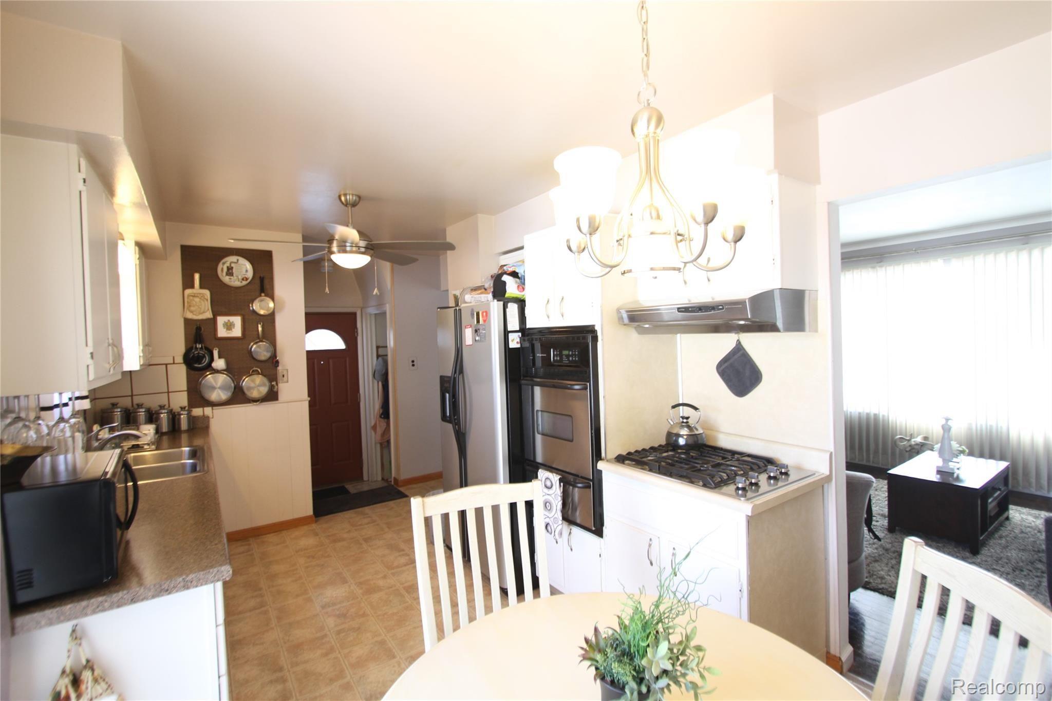 490 Campbell Street River Rouge, MI 48218 - Photo 16 of 30 IMG_5218.JPG