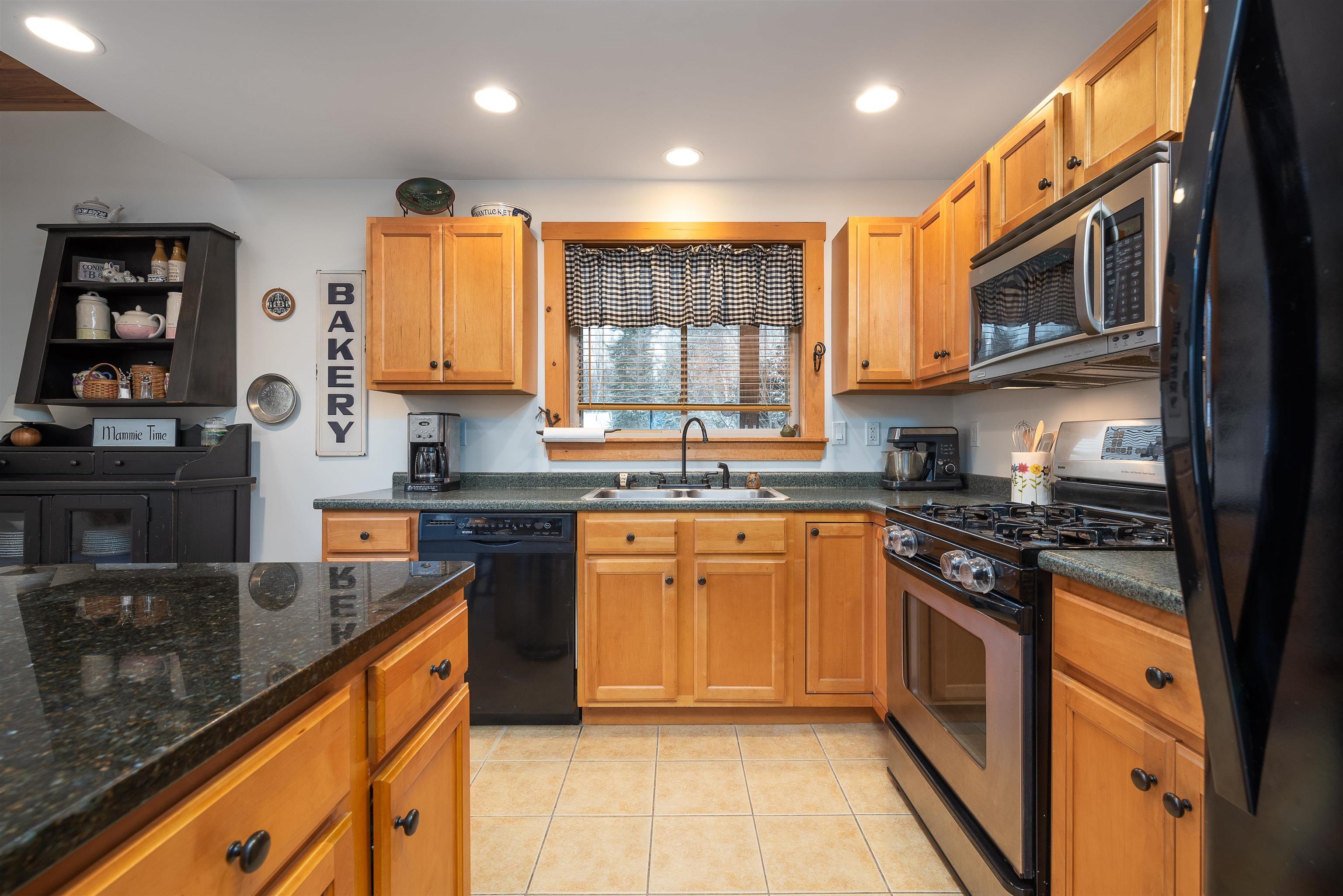 118 Gotzens Road Conway, NH 03818 - Photo 3 of 34 Gallery Image 3