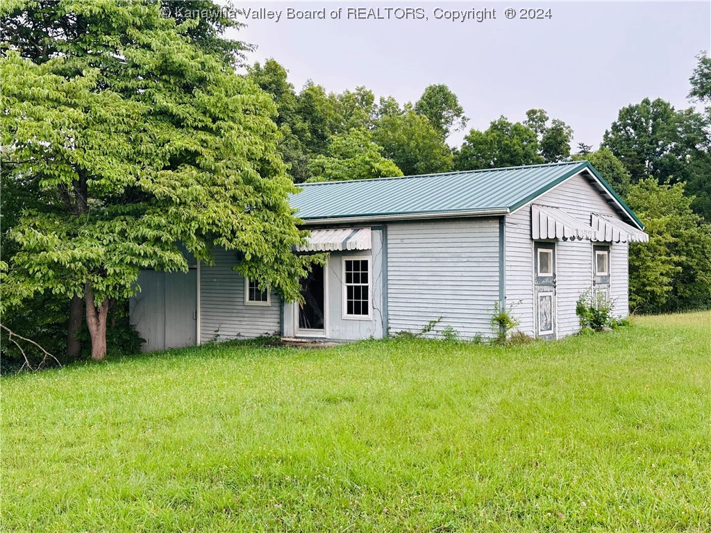 1556 Emma Road Kenna, WV 25248 - Photo 8 of 41 Gallery Image 8