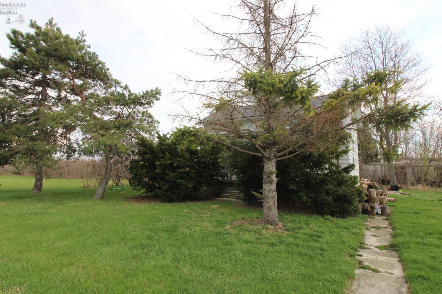 5270 Port Clinton Eastern Road Port Clinton, OH 43452 - Photo 4 of 9 Gallery Image 4