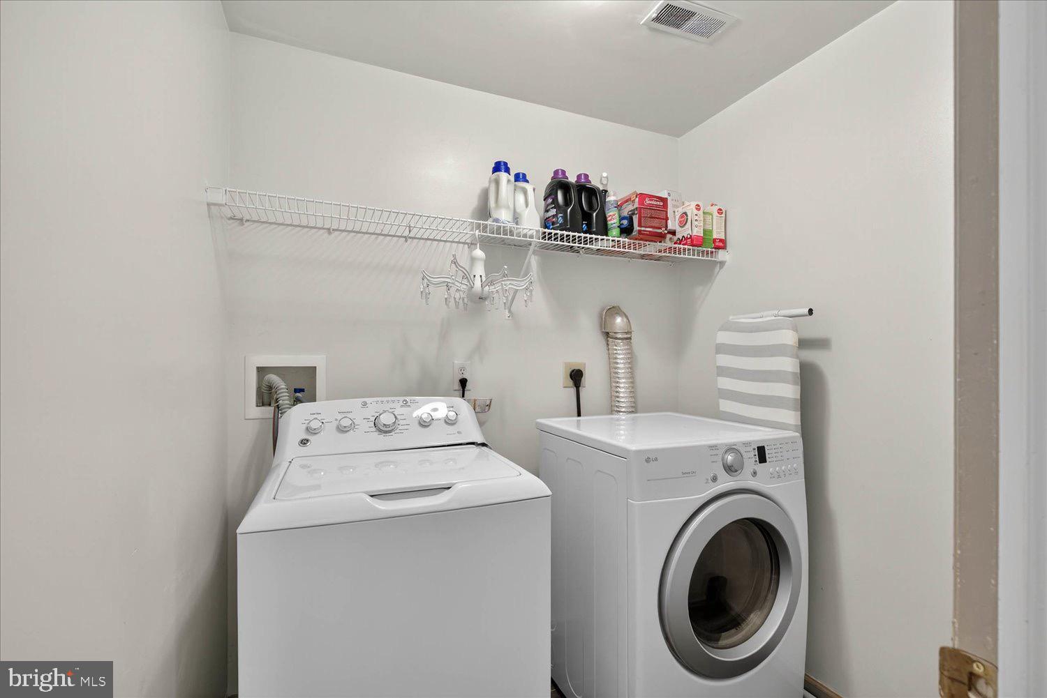 554 Mallard Drive Manheim, PA 17545 - Photo 18 of 21 a utility room with dryer and washer