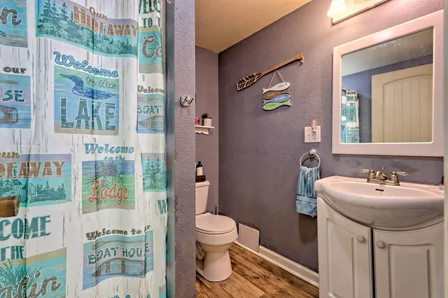 a view of outdoor space with yard and green space