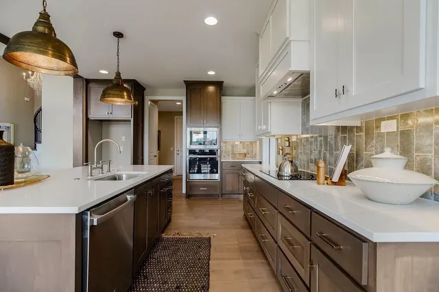 $767,454 | 15582 West 168th Place, Olathe, KS 66062