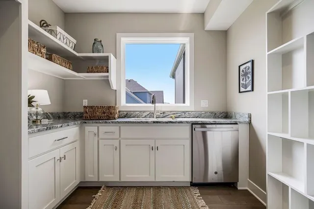 $767,454 | 15582 West 168th Place, Olathe, KS 66062