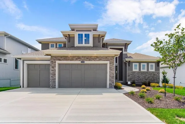 $767,454 | 15582 West 168th Place, Olathe, KS 66062