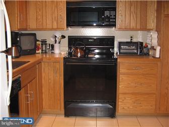 1104 Harriett Road Huntingdon Valley, PA 19006 - Photo 4 of 12 Kitchen