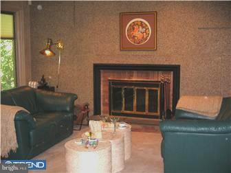 1104 Harriett Road Huntingdon Valley, PA 19006 - Photo 6 of 12 Family Room