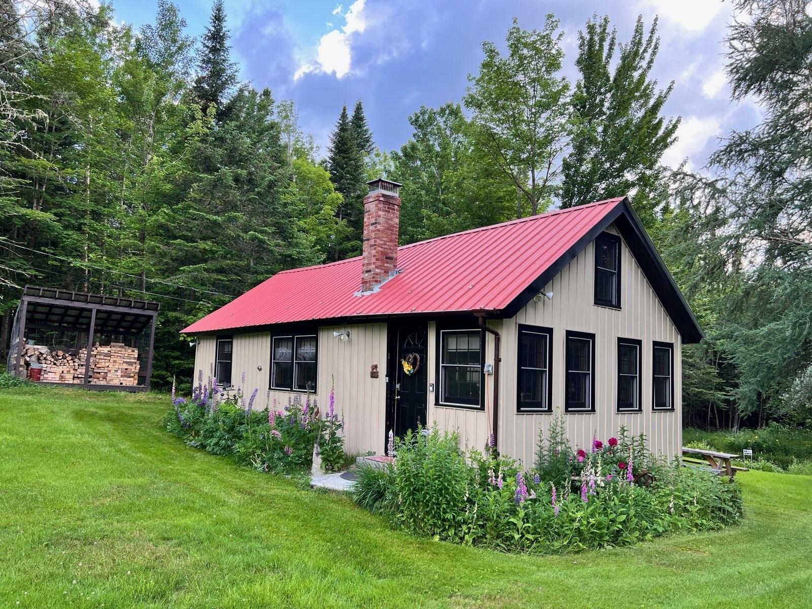 467 Hill Road Pittsburg, NH 03592 - Photo 1 of 40 Gallery Image 1