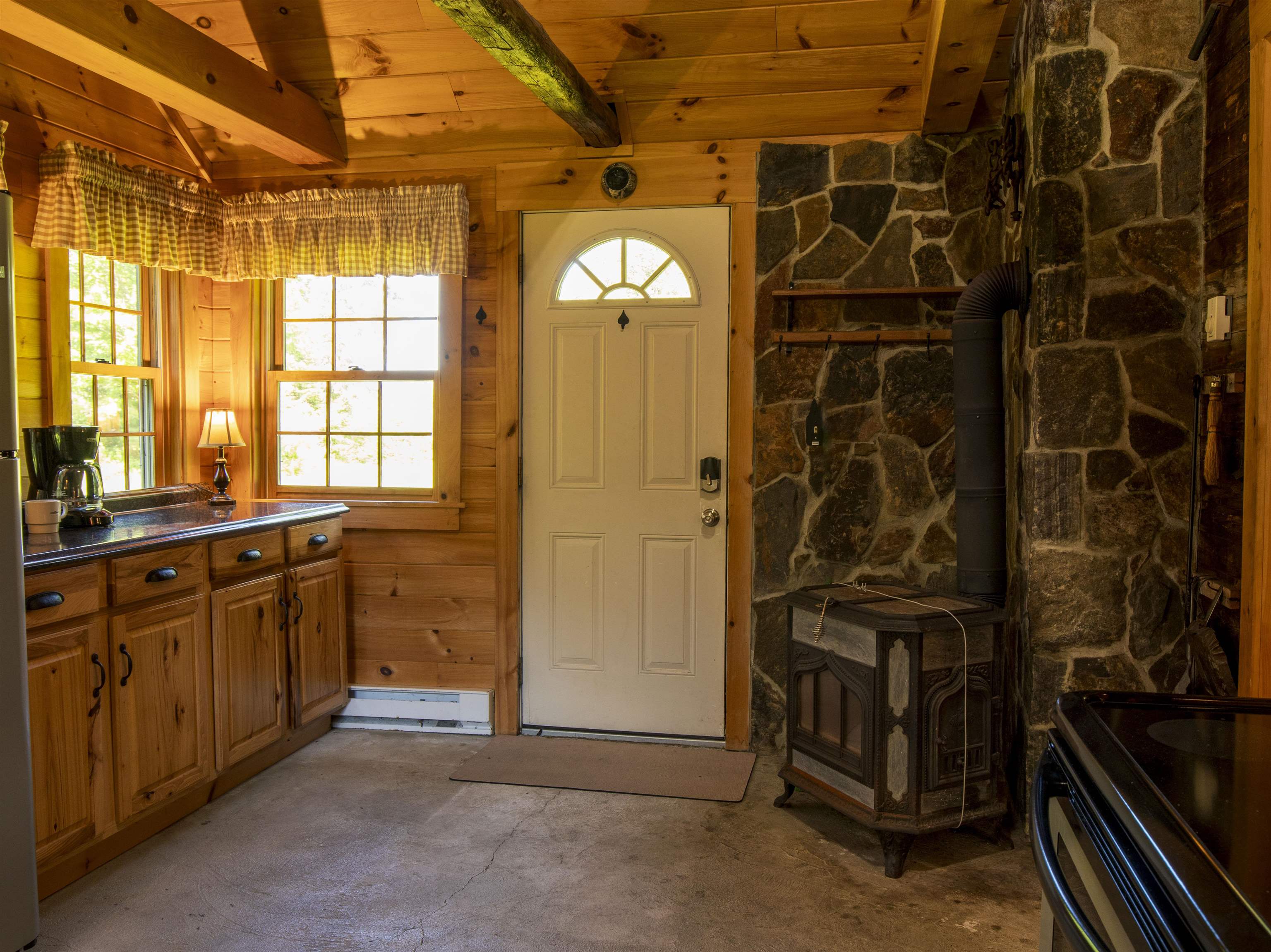 467 Hill Road Pittsburg, NH 03592 - Photo 9 of 40 Gallery Image 9