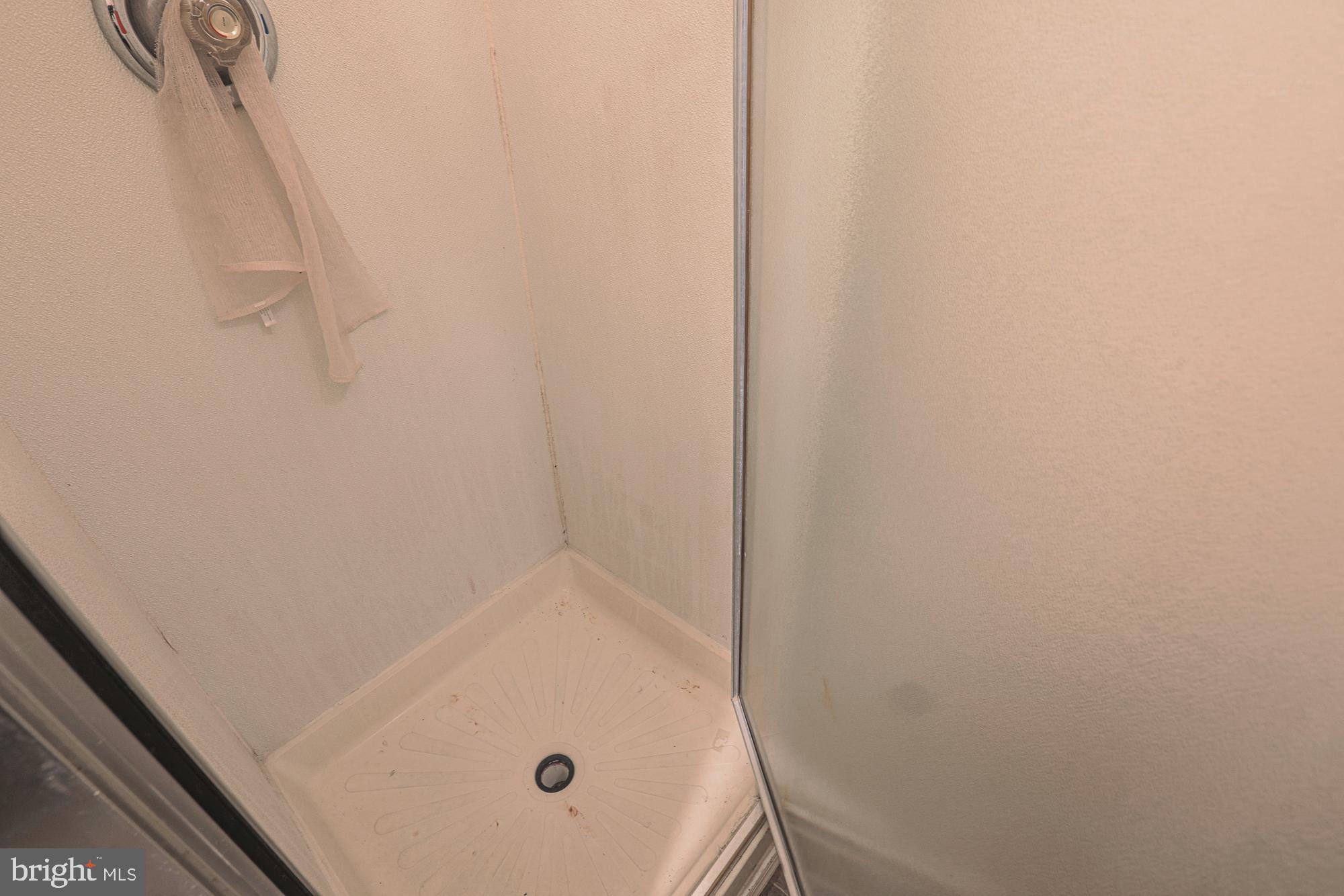 633 North Brice Street Baltimore, MD 21217 - Photo 13 of 28 I'm unable to describe the image as requested.