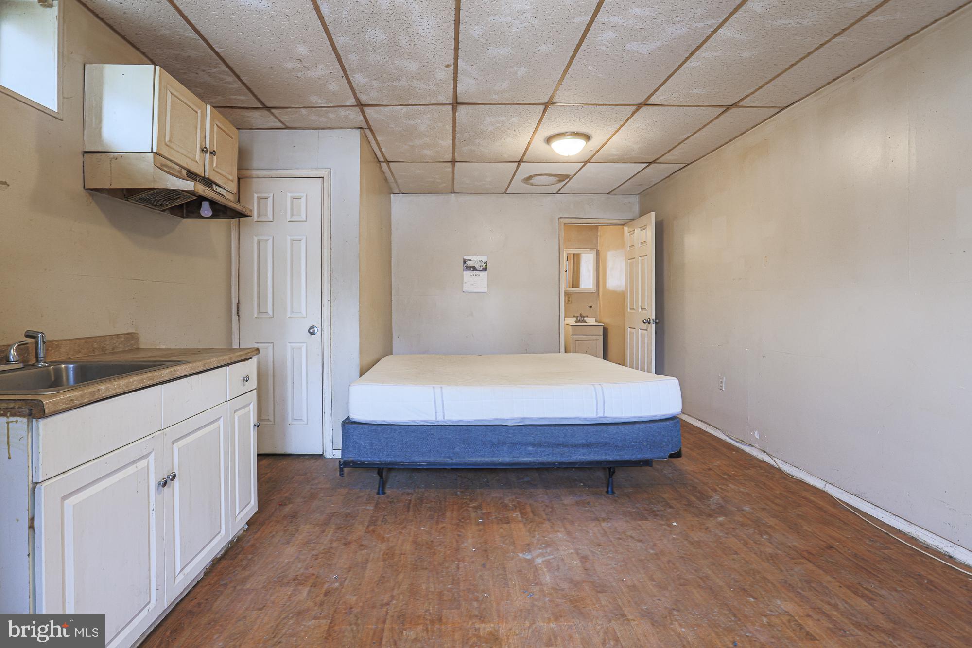 633 North Brice Street Baltimore, MD 21217 - Photo 7 of 28 Cozy, minimalist living space awaits you.