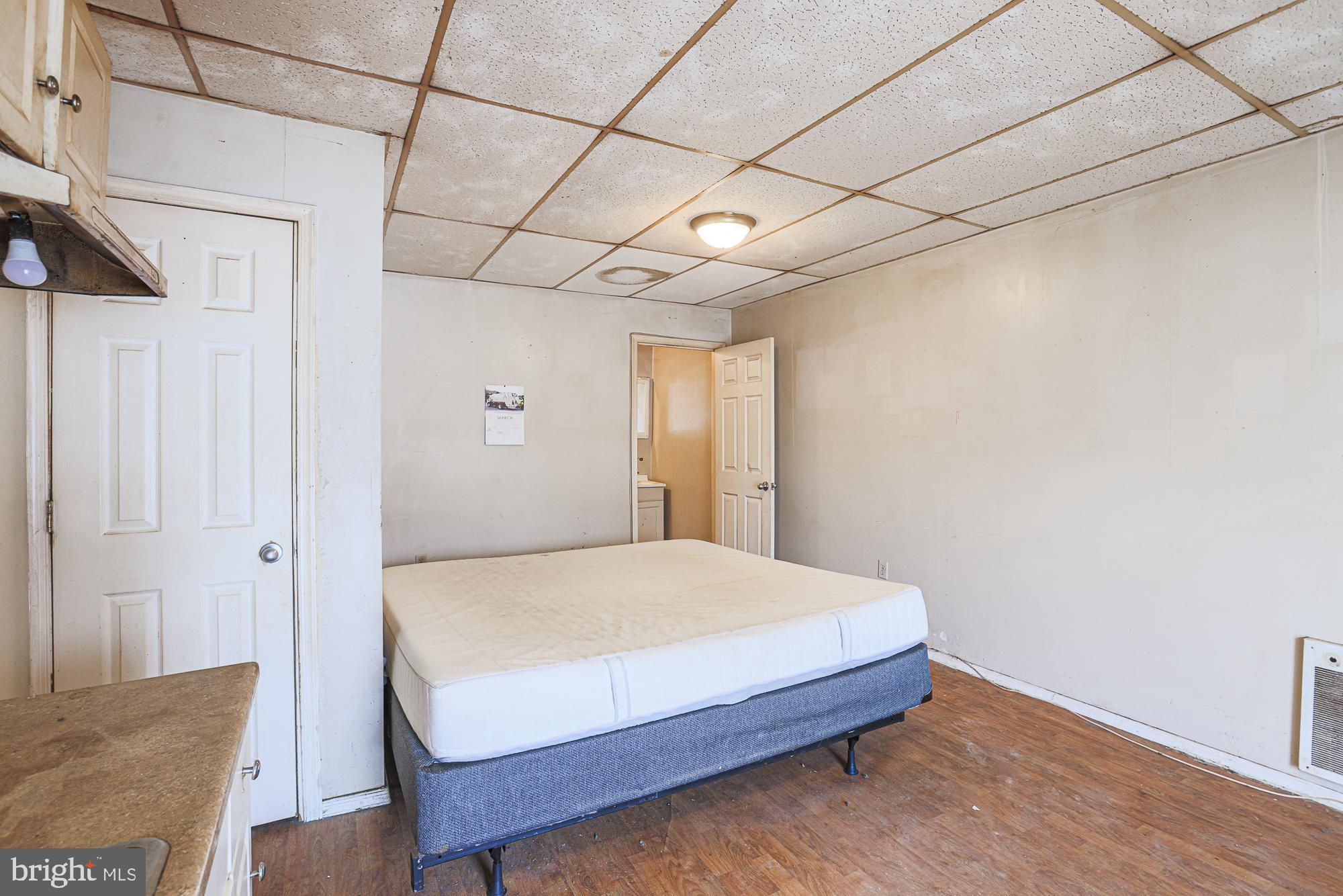 633 North Brice Street Baltimore, MD 21217 - Photo 8 of 28 Spacious room with potential for creativity.