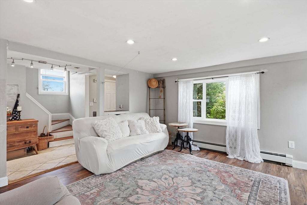 9 Saunders Road Lynn, MA 01904 - Photo 5 of 40 Gallery Image 5