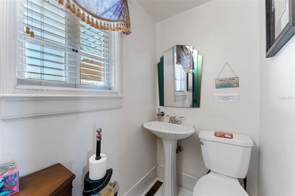 1500 Maple Street Clearwater, FL 33755 - Photo 39 of 96