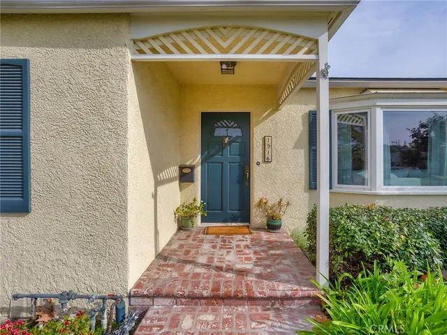 $1,099,990 | 1516 North Pepper Street, Burbank, CA 91505