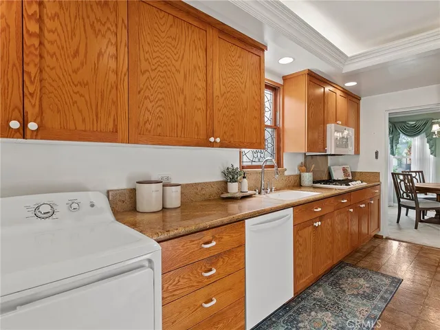 $1,099,990 | 1516 North Pepper Street, Burbank, CA 91505