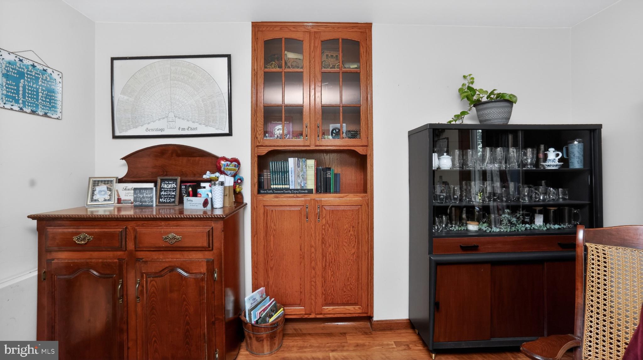 257 Hill Road New Holland, PA 17557 - Photo 61 of 94 Warm wooden accents in a cozy nook.