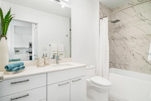 $2,200 | 2121 Broward Avenue, Unit 223, West Palm Beach, FL 33407