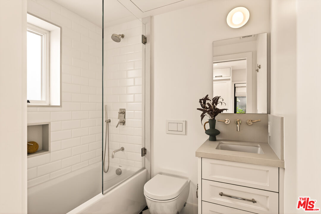 564 Rialto Avenue Venice, CA 90291 - Photo 29 of 49