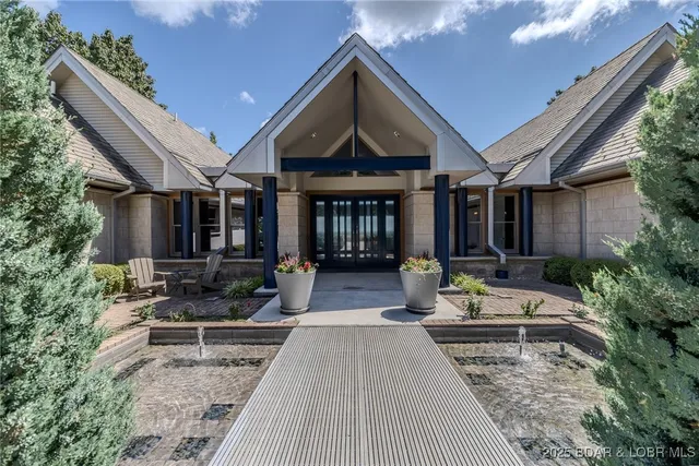 $1,950,000 | 820 Cedar Crest Drive, Lake Ozark, MO 65049