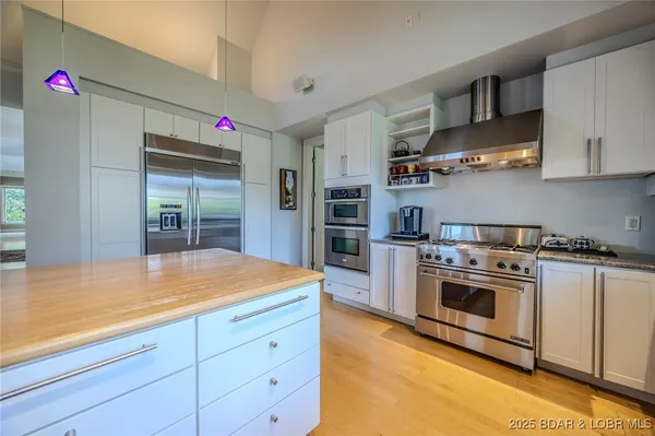 $1,950,000 | 820 Cedar Crest Drive, Lake Ozark, MO 65049