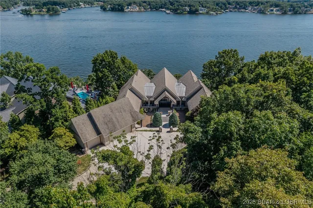 $1,950,000 | 820 Cedar Crest Drive, Lake Ozark, MO 65049