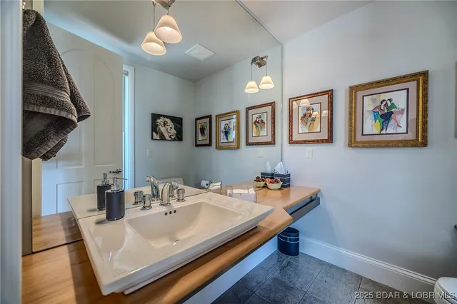 $1,950,000 | 820 Cedar Crest Drive, Lake Ozark, MO 65049