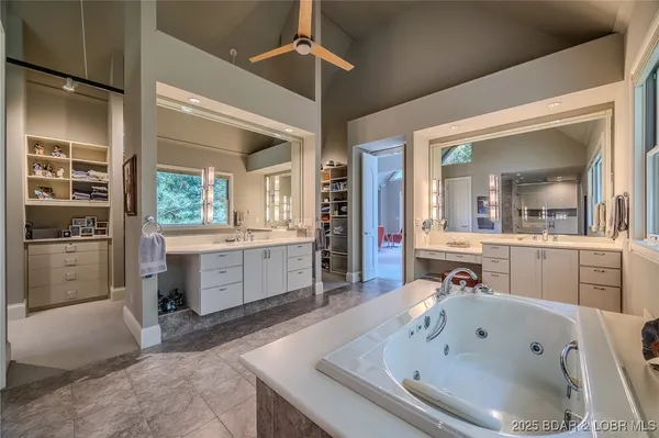 $1,950,000 | 820 Cedar Crest Drive, Lake Ozark, MO 65049