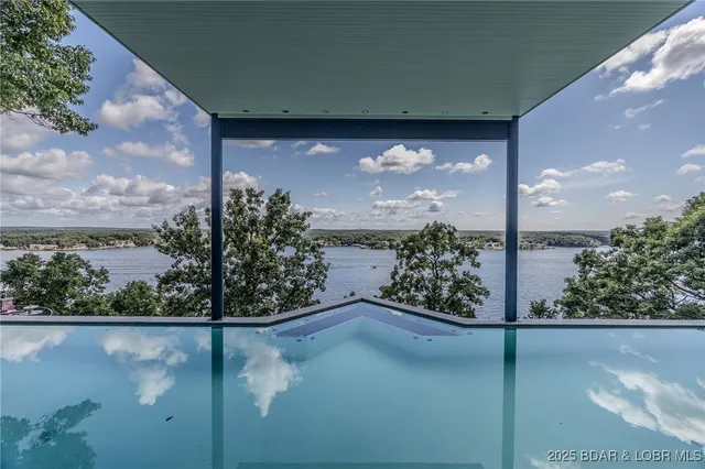 $1,950,000 | 820 Cedar Crest Drive, Lake Ozark, MO 65049