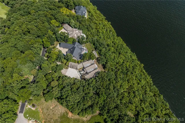 $1,950,000 | 820 Cedar Crest Drive, Lake Ozark, MO 65049