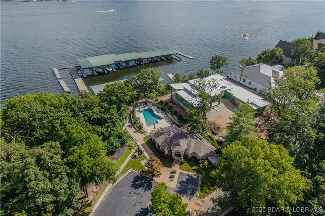 $1,950,000 | 820 Cedar Crest Drive, Lake Ozark, MO 65049