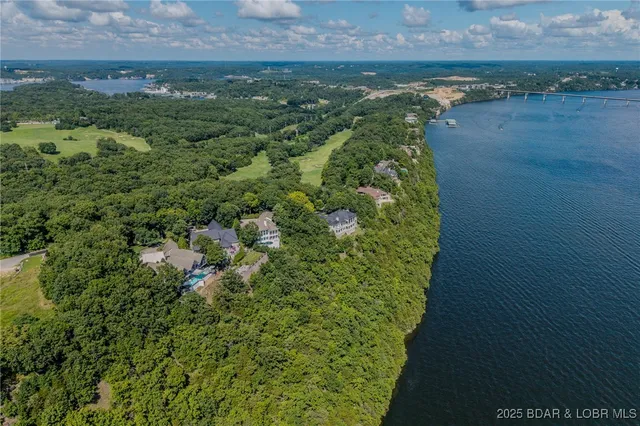 $1,950,000 | 820 Cedar Crest Drive, Lake Ozark, MO 65049