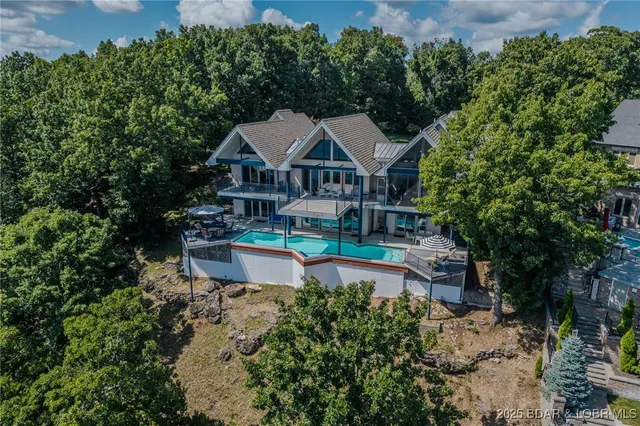 $1,950,000 | 820 Cedar Crest Drive, Lake Ozark, MO 65049