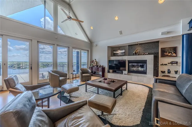 $1,950,000 | 820 Cedar Crest Drive, Lake Ozark, MO 65049